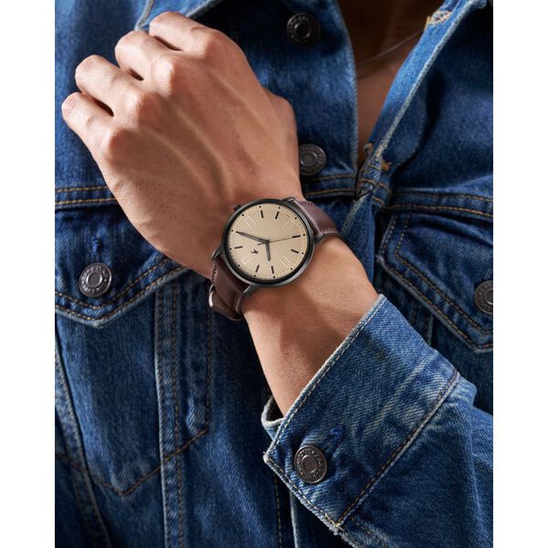 Fastrack Stunners X Quartz Analog Beige Dial Leather Strap Watch For Guys - image number 5