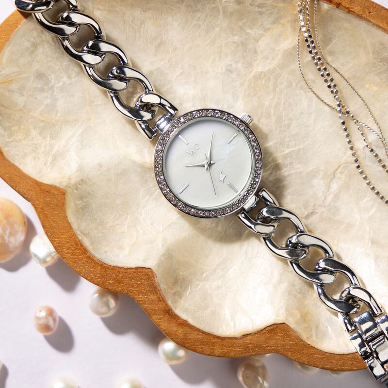 Fastrack Vyb Showstopper Quartz Analog Mother Of Pearl Dial Metal Strap Watch for Girls