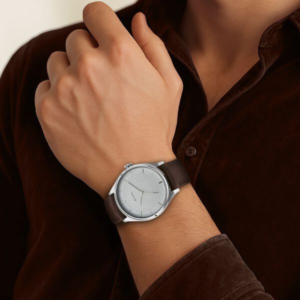 Titan Men's Classic Watch: Gradient Dial & Sleek Markings with Leather Strap - image number 5