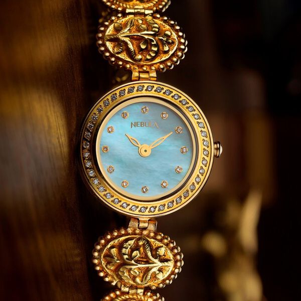 Titan Nebula Ajanta and Ellora 18k Gold Analog with Diamonds Watch for Women - image number 4