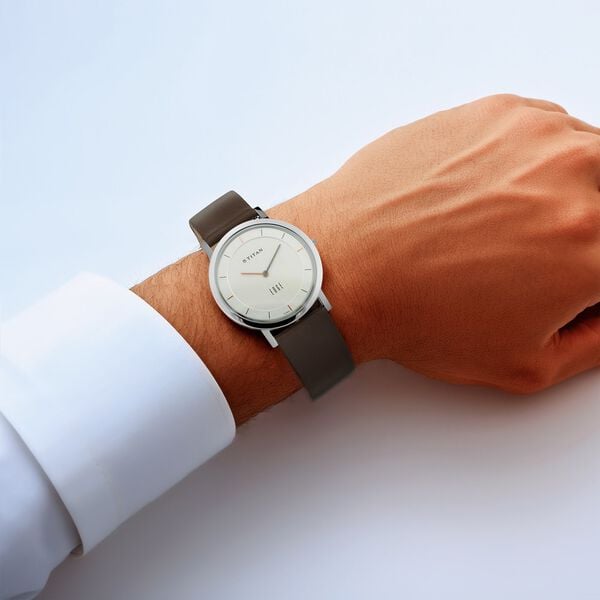 Titan Edge Silver Dial Analog Stainless Steel Leather Strap Watch for Men - image number 3