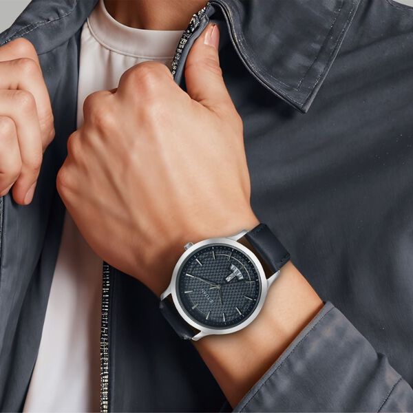 Titan Karishma Quartz Analog Blue Dial Leather Strap Watch for Men - image number 4
