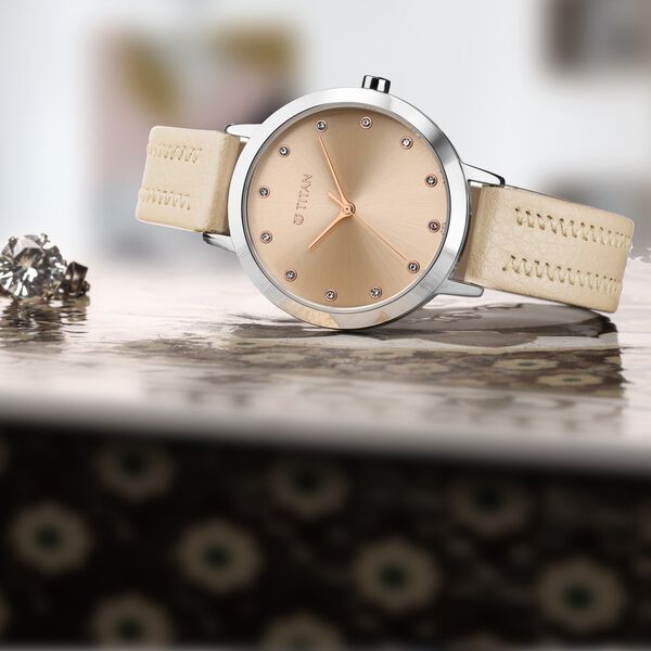 Titan Memento Beige Dial Analog Leather Strap Watch for Women - image number 0