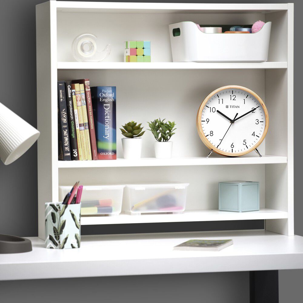 Titan table sale clock