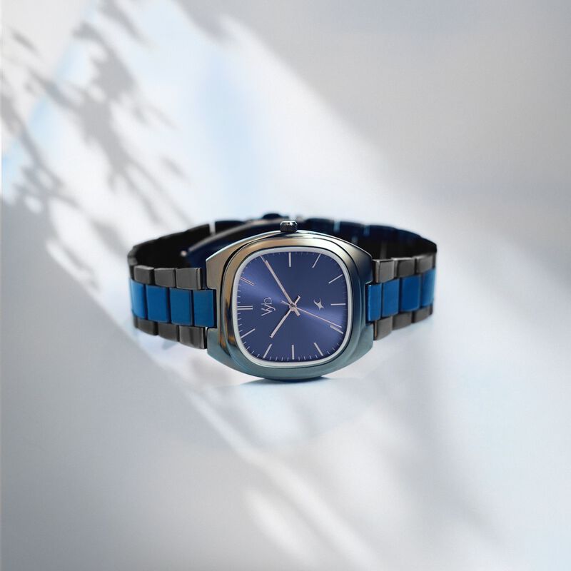 Fastrack Vyb Aviator Quartz Analog Blue Dial Metal Strap Watch For Guys