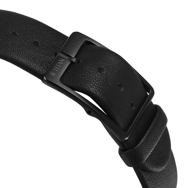 Titan Edge UltraSlim Quartz Analog Black Dial Black Leather Strap Watch For Men - image number 4