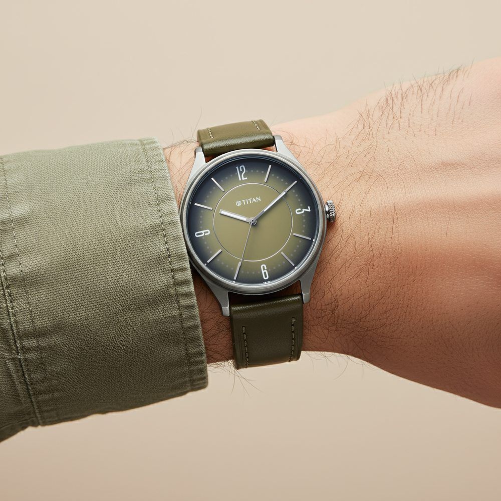 Buy Online Titan Neo Basics Analog with Green Dial Green Leather