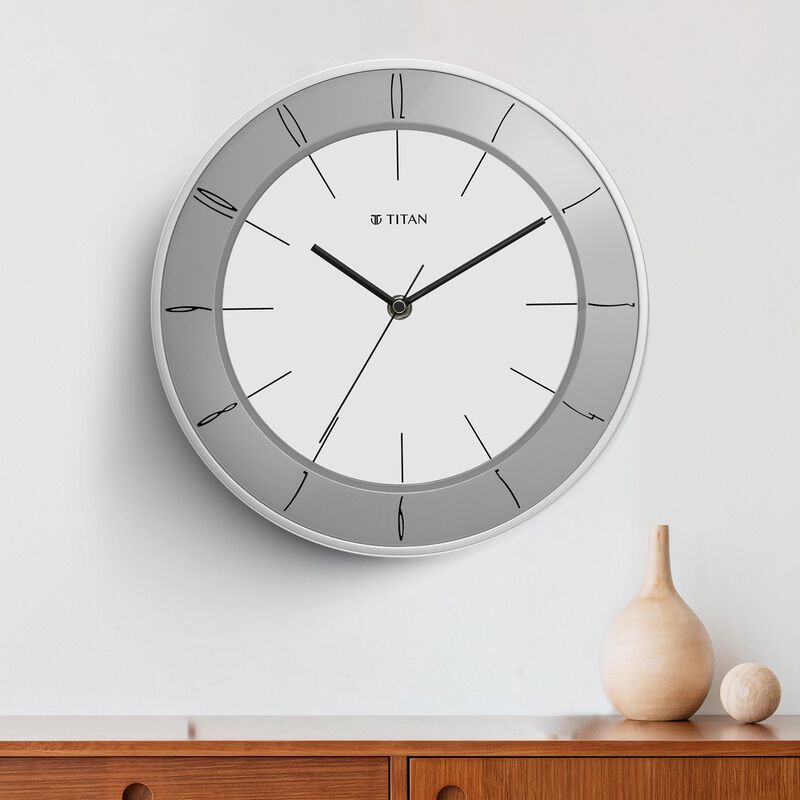 Titan Contemporary Wall Clock White Dial Color Silent Sweep Technology - 27 cm X 27 cm (Small)
