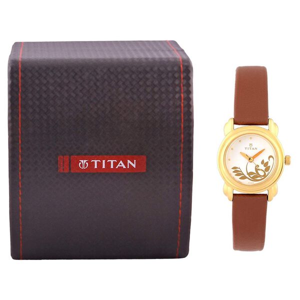 Titan Quartz Analog White Dial Leather Strap Watch for Women - image number 4