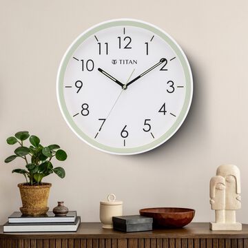 Titan 32.5 cm White-Lume Wall Clock: Stylish Nighttime Illumination