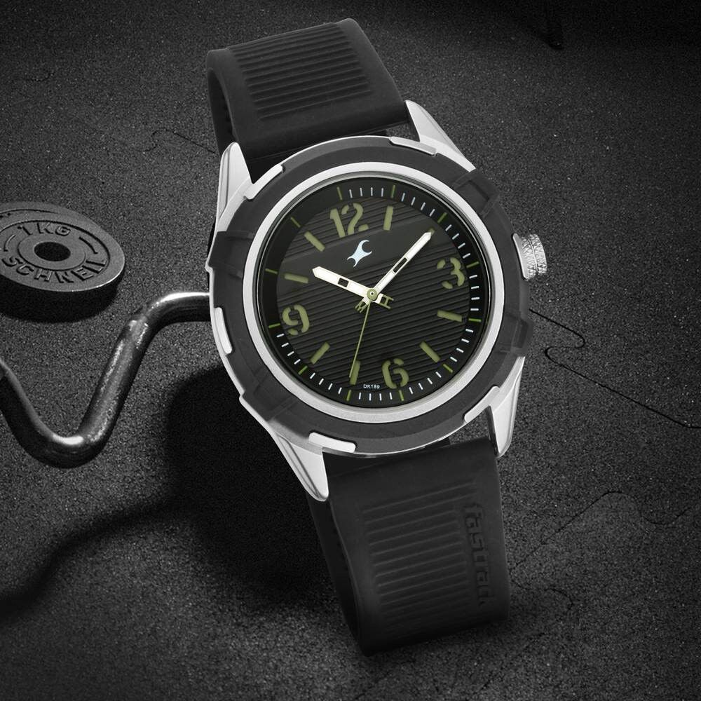 Lightweight black dial silicone strap sale watch