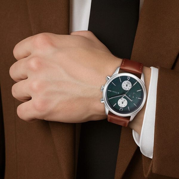 Buy Online Titan Wrist Wit Quartz Analog with Day and Date Grey Dial ...
