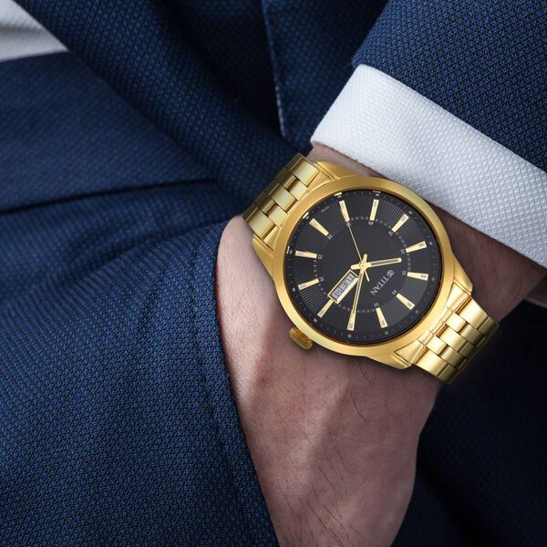 Titan Regalia Opulent Champagne Dial Analog with Day and Date Stainless Steel Strap watch for Men - image number 5