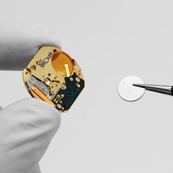 Titan Edge Ceramic Quartz in Midnight Gold with Black Dial Watch for Men - image number 7