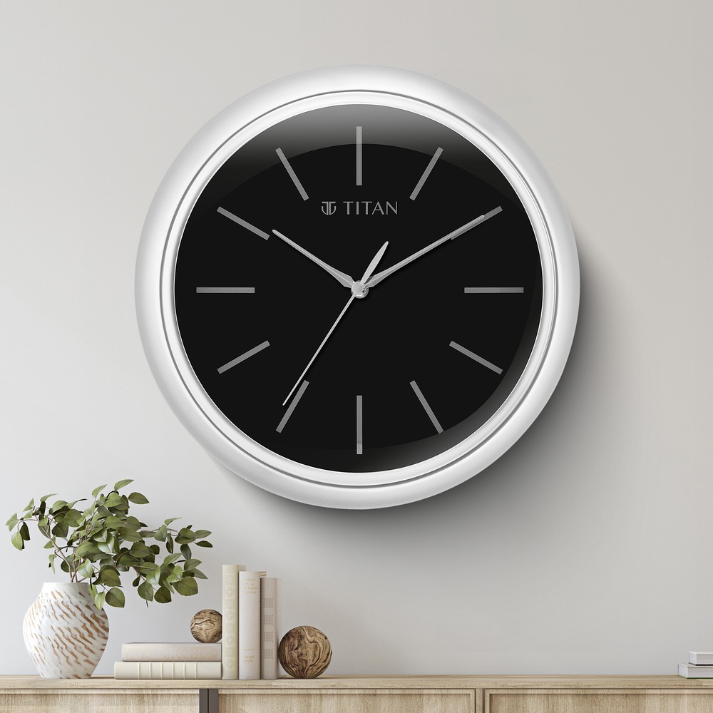 Buy Online Titan Classic Balck Colour Wall Clock with Silent Sweep