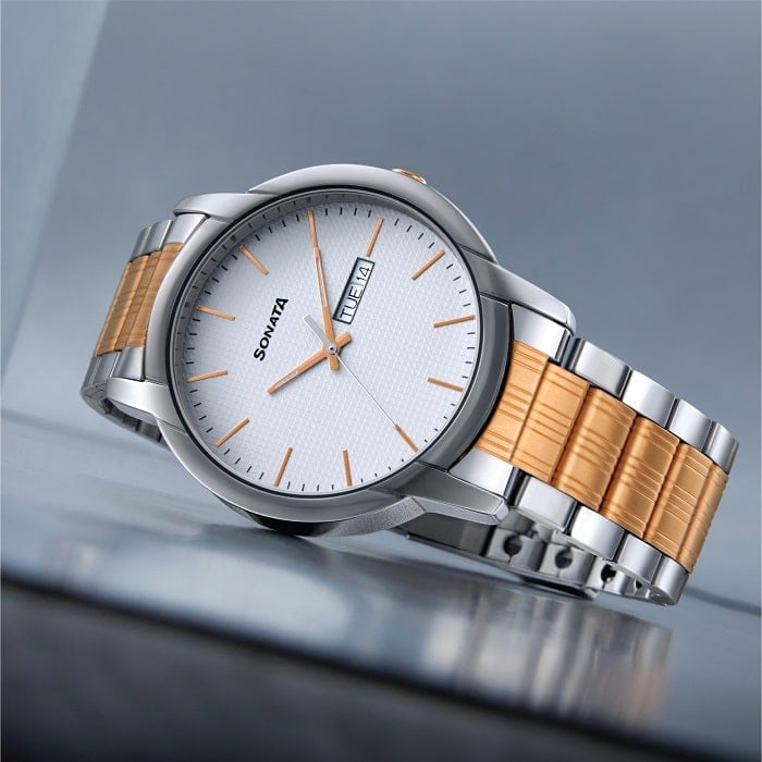 Buy Online Sonata Beyond Gold Quartz Analog Black Dial Metal Strap Watch for Men ns77031km04 Titan