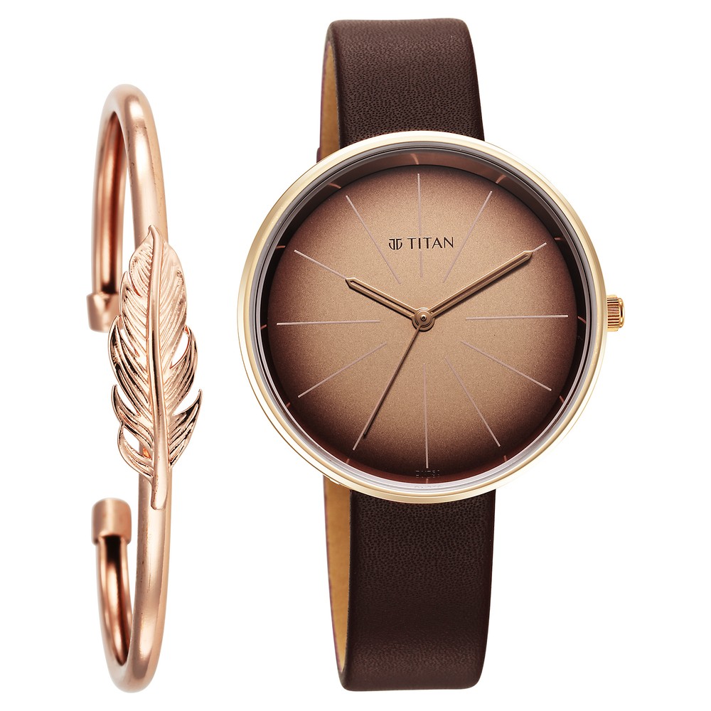 Buy Online Titan Stackables Quartz Analog Brown Dial Leather Strap